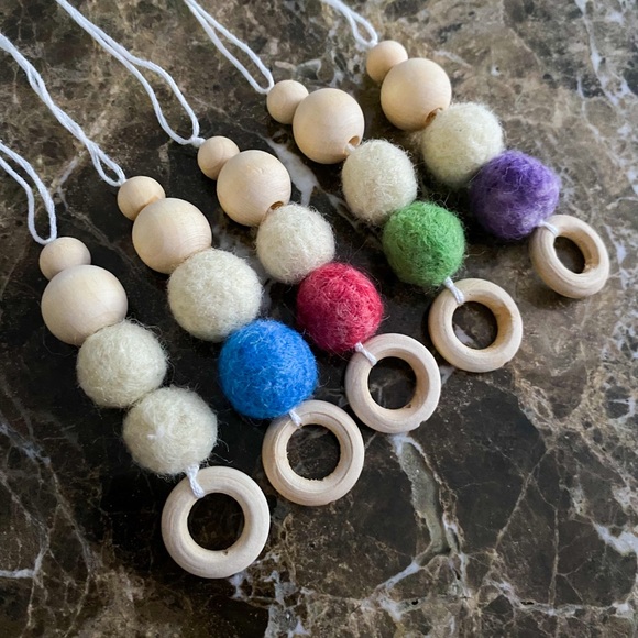 Essential Oil Car Diffuser Air Freshener - Picture 2 of 9